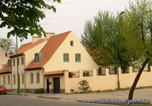 15 Tilzes St., 2002.