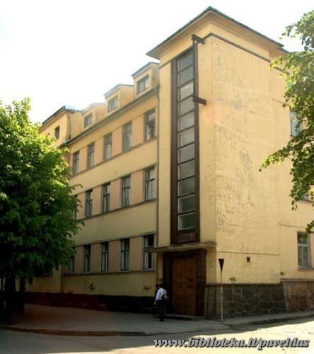 S. Šimkaus g. 15, 2002 m.