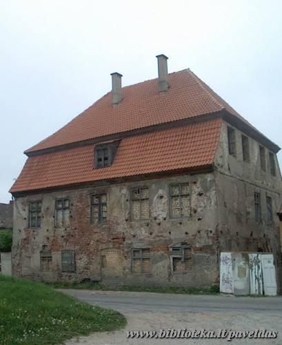 Darzu Str. 14, 2002.