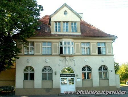 Geguzes Str. 8, 2002.