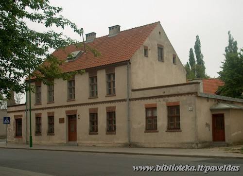 Tilzes Str.13, 2002.