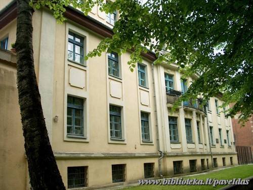 S. Neries Str. 4, 2002.