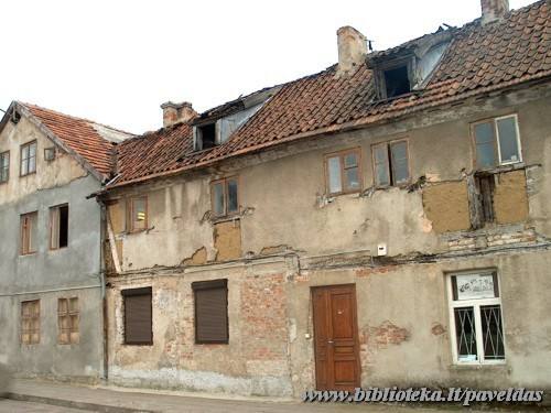 Puodziu Str. 17, 2002.