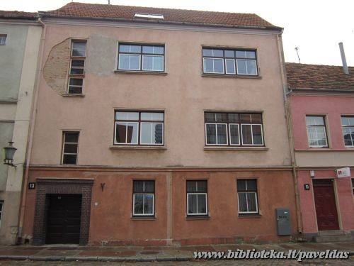 Zveju Str. 13, 2013.