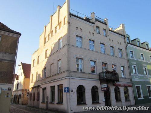 Zveju Str. 19, 2012.