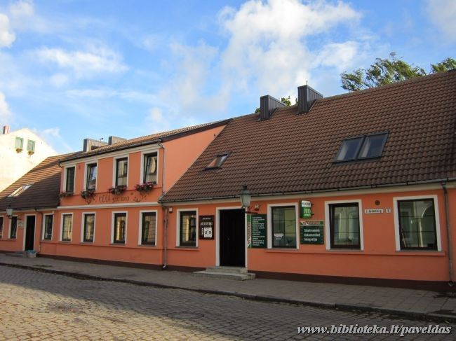 6 J. Janonio St. 2013.