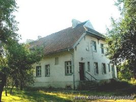 6 Lakstuciu St. 2002.