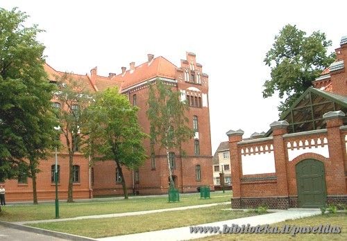 Complex of barracks ( 84 H. Manto St.) 2002.