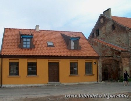 Complex of Buildings (10, 12 Darzu St.) 2002.