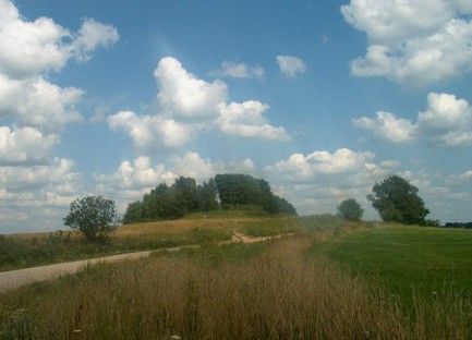 The Zarde, Kuncu Mound with a settlement, 2012.